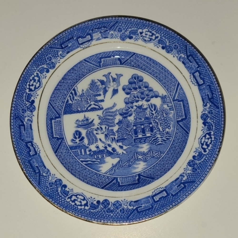 Royal Grafton Blue Willow Saucer vintage blue‎ used